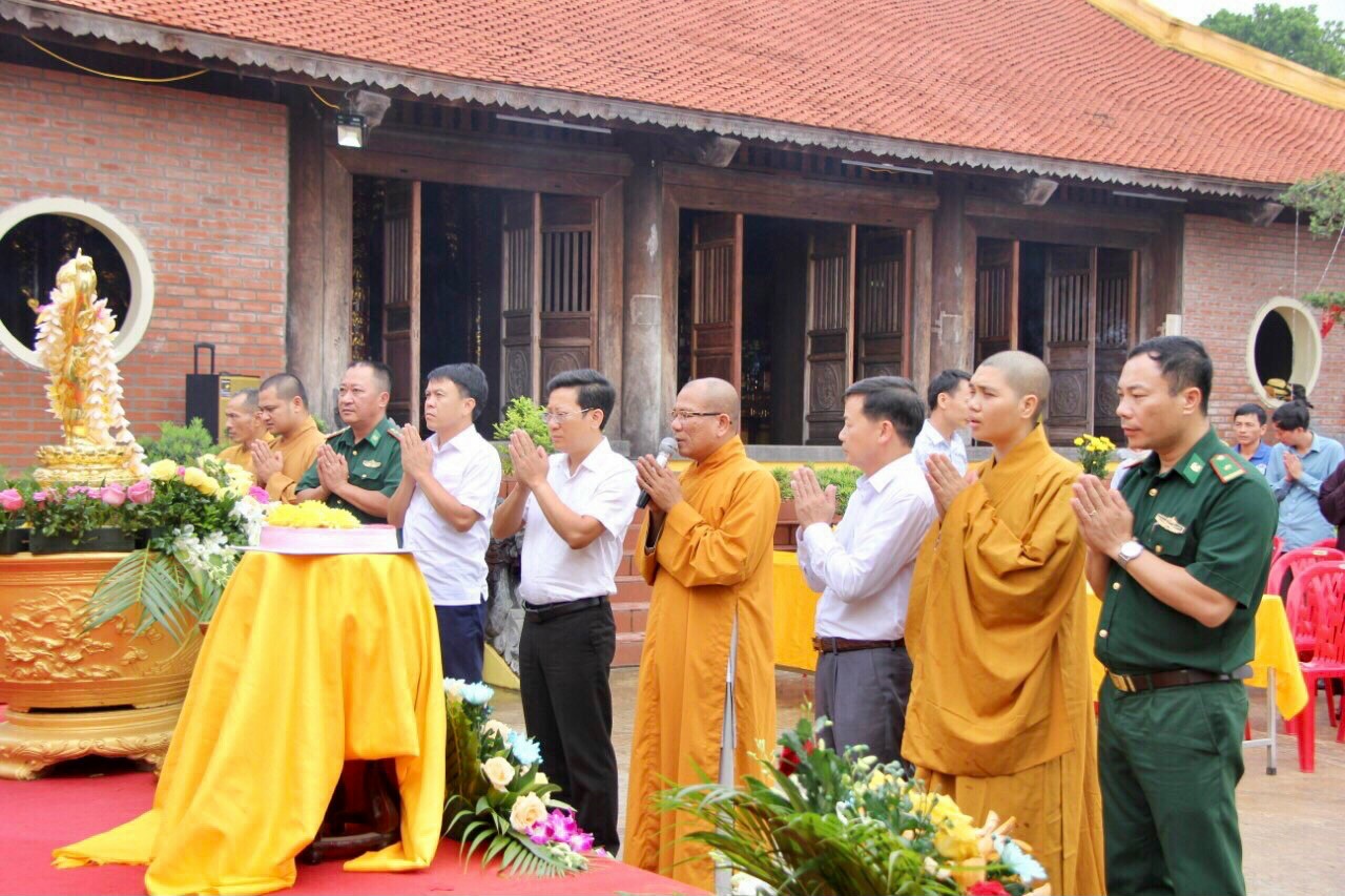 Huyện đảo Cô Tô hân hoan mừng Đức Phật đản sinh 