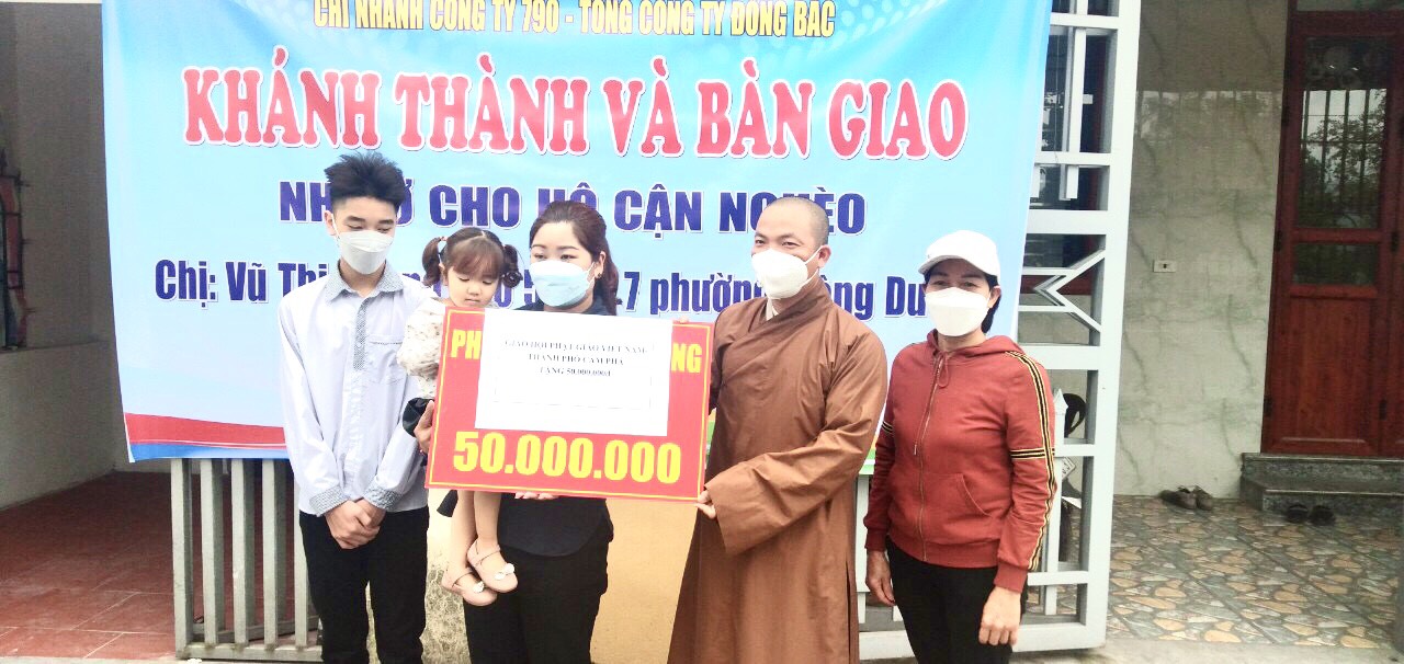 Ban Trị sự Phật giáo Tp. Cẩm Phả bàn giao nhà đại đoàn kết cho hộ cận nghèo 