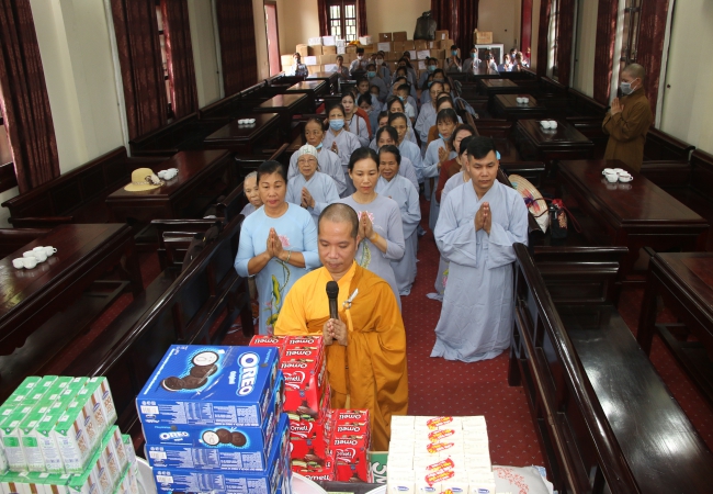 Chùa Tiêu Dao cúng dàng các trường hạ của tỉnh Quảng Ninh 