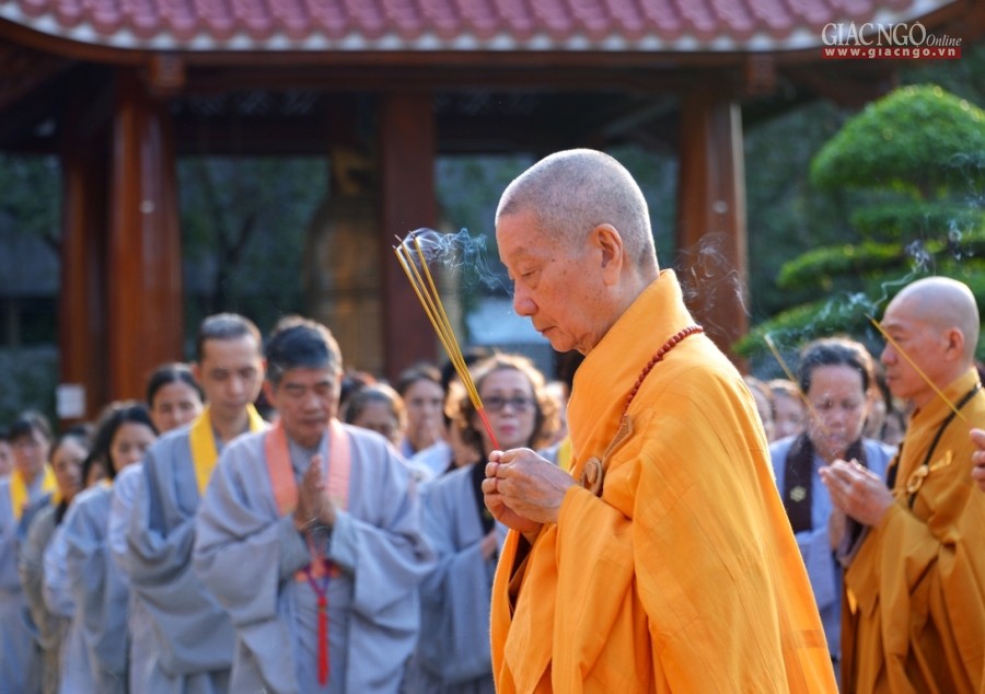 Cầu nguyện mùa Vu lan 