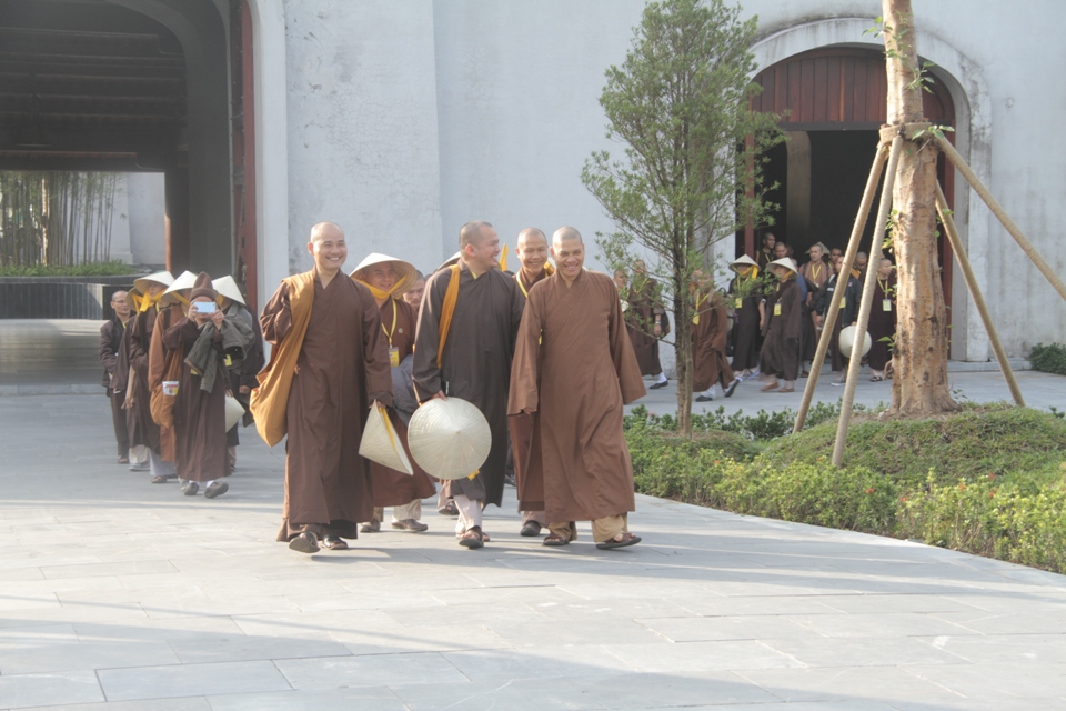 Học viện Phật giáo Huế trở về thăm đất Tổ Yên Tử và tìm hiểu về thiền phái Trúc Lâm 