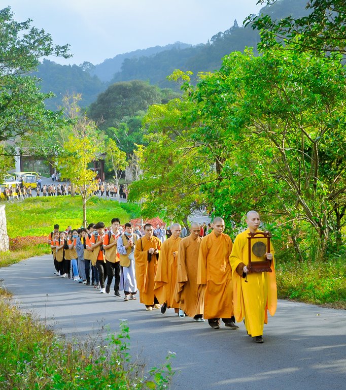 Hành trình tâm linh “Con về bên Phật hoàng” năm thứ 2 tại non thiêng Yên Tử 