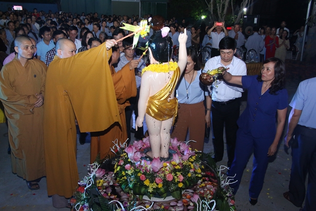 Chùa Tiêu Dao trang nghiêm kính mừng Phật đản 