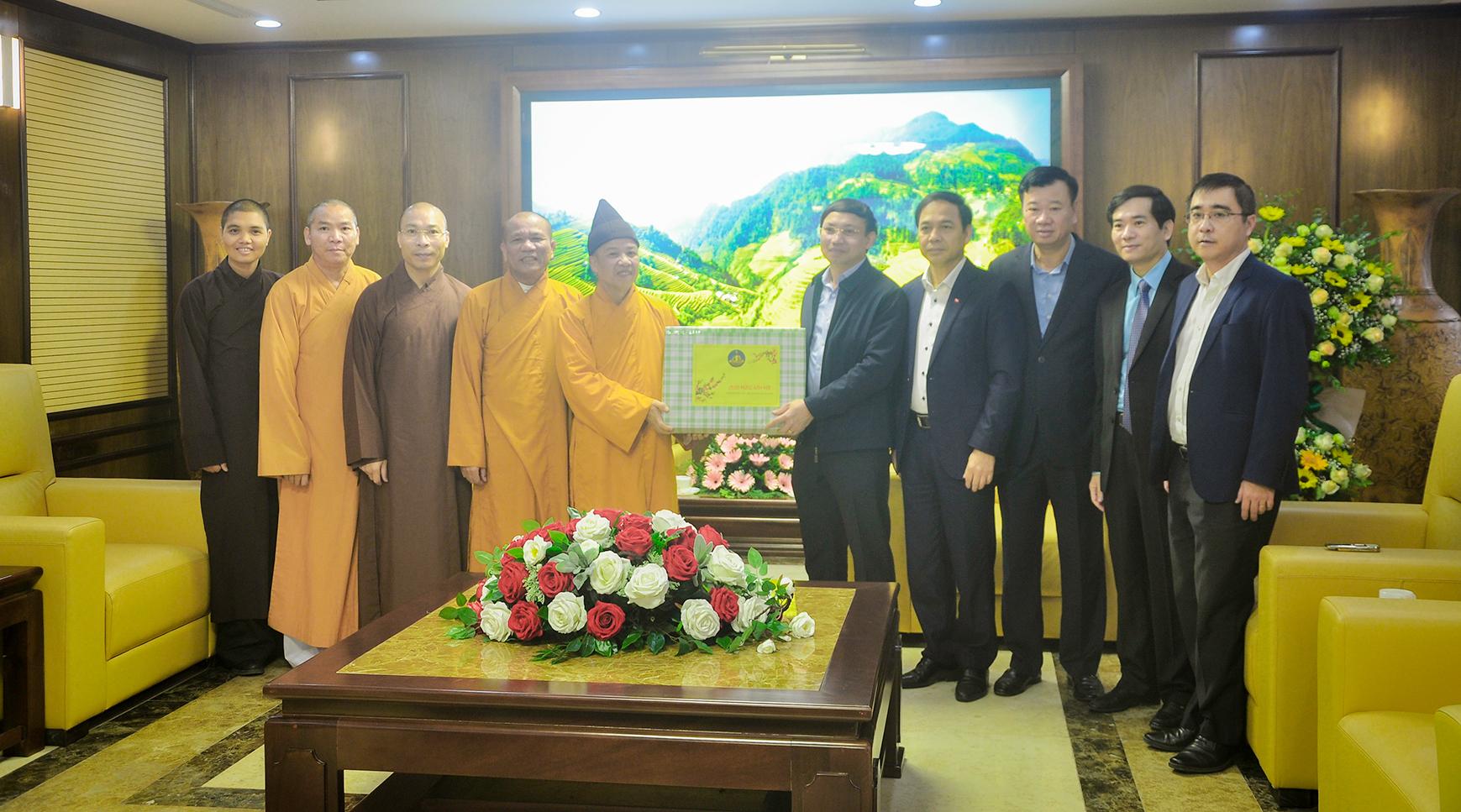Ban Trị sự GHPGVN tỉnh chúc tết lãnh đạo tỉnh Quảng Ninh 