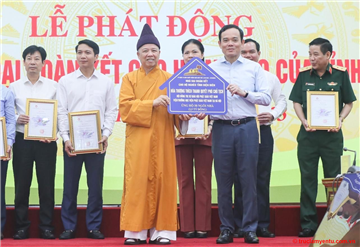 Hoà thượng Thích Thanh Quyết trao 2,5 tỷ đồng xây dựng 50 căn nhà Đại đoàn kết